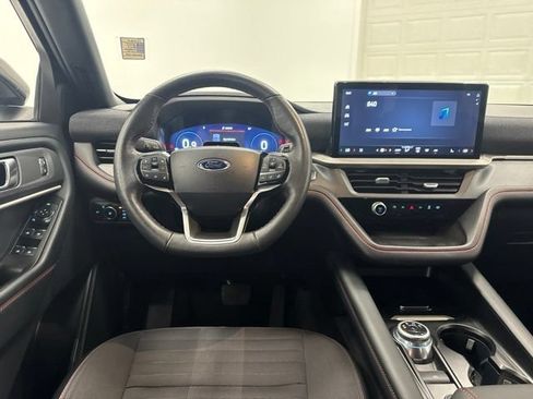Used 2025 Ford Explorer ST-Line AWD/4WD image 22