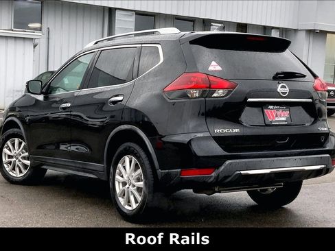 Used 2018 Nissan Rogue SV image 11