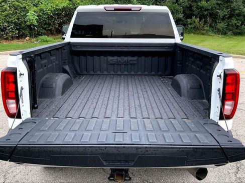 Used 2024 GMC Sierra 2500 SLE w/ SLE Value Package; AWD/4WD image 4
