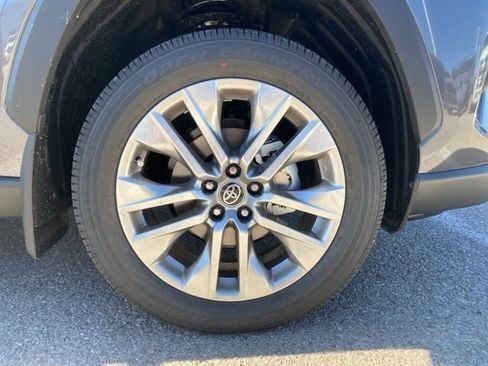 Used 2025 Toyota RAV4 XLE Premium image 9