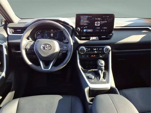 Used 2023 Toyota RAV4 XSE AWD/4WD image 18