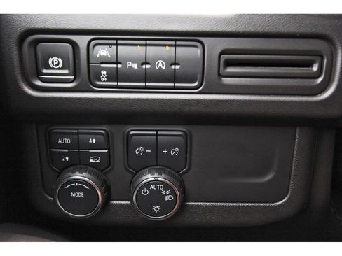 Used 2024 Chevrolet Tahoe LT AWD/4WD image 18