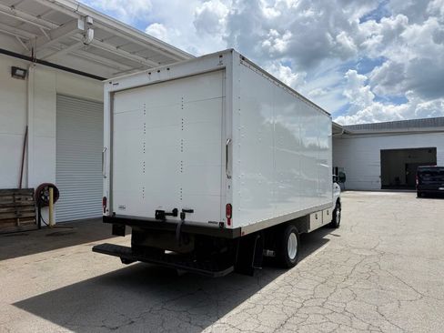 Used 2023 Ford E-450 and Econoline 450 Super Duty w/ Power Windows & Locks Group RWD image 4