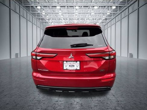 Used 2023 Mitsubishi Outlander SE AWD/4WD image 8