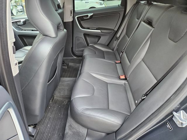 Used 2015 Volvo XC60 T6 Platinum FWD image 14