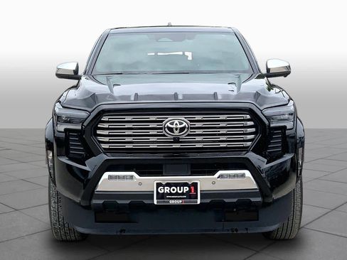 Used 2025 Toyota Tacoma Limited AWD/4WD image 4