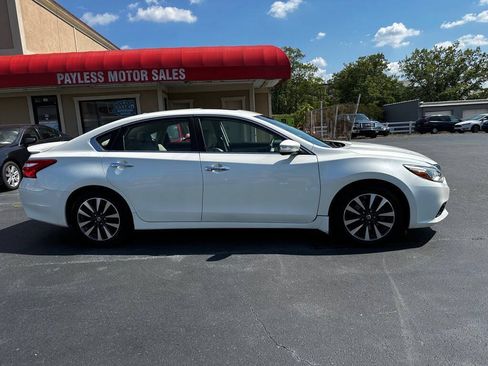 Used 2016 Nissan Altima 2.5 SL w/ 2.5 Technology w/LED Package FWD image 8