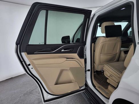 Used 2024 Cadillac Escalade Premium Luxury w/ LPO, Floor Liner Package AWD/4WD image 16