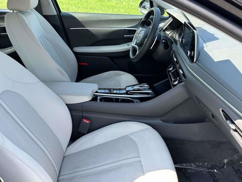 Used 2023 Hyundai Sonata Blue FWD image 9