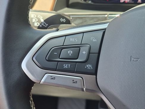 Used 2025 Volkswagen Atlas SE FWD image 20