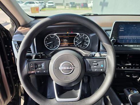 Used 2022 Nissan Rogue SV FWD image 12
