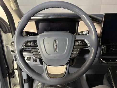 Used 2022 Lincoln Navigator L Black Label image 23