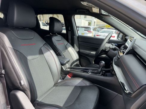 Used 2025 Jeep Compass Trailhawk image 35