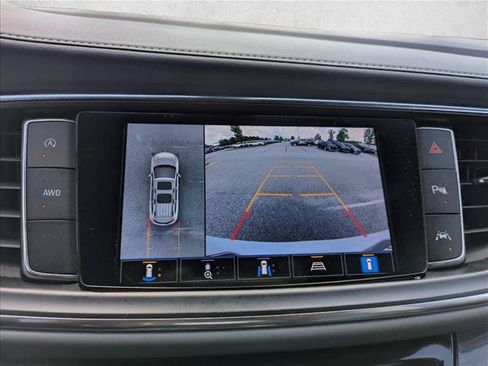 Used 2022 Buick Enclave Premium AWD/4WD image 19