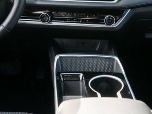 Used 2025 Chevrolet Equinox LT FWD image 16
