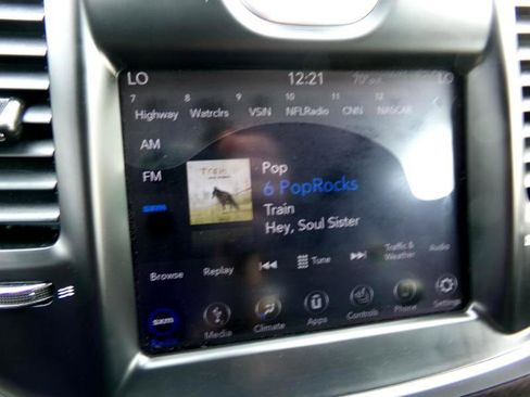 Used 2018 Chrysler 300 Limited image 19