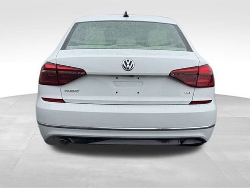 Used 2018 Volkswagen Passat 2.0T R-Line image 4