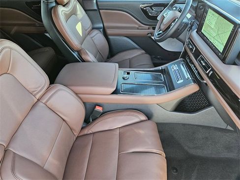 New 2026 Lincoln Aviator Reserve w/ Luxury Package image 13