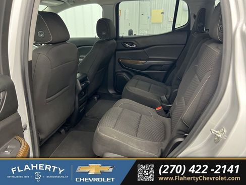 Used 2018 GMC Acadia SLE image 11