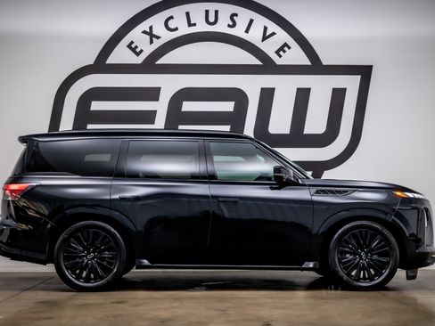 Used 2025 INFINITI QX80 Sensory AWD/4WD image 9