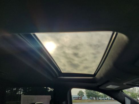 Used 2024 GMC Sierra 2500 AT4X image 11