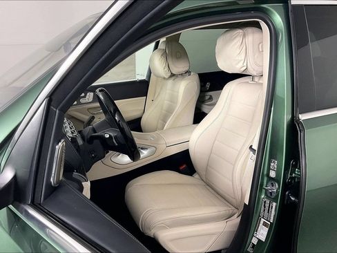 New 2026 Mercedes-Benz GLS 580 4MATIC image 9