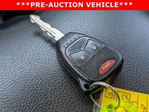 Used 2017 Jeep Wrangler Unlimited Rubicon w/ Connectivity Group image 30