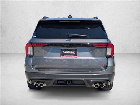 Used 2025 Ford Explorer ST AWD/4WD image 7