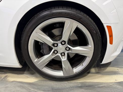 Used 2017 Chevrolet Camaro SS RWD image 28