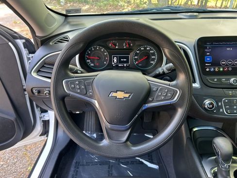 Used 2023 Chevrolet Malibu LT image 21