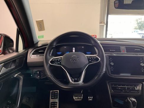 Used 2024 Volkswagen Tiguan SE R-Line image 21