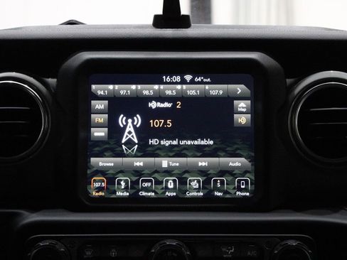 Used 2019 Jeep Wrangler Unlimited Sahara image 21