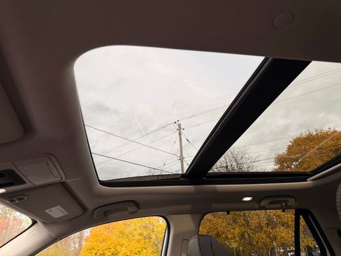 New 2025 Honda Pilot Touring image 15