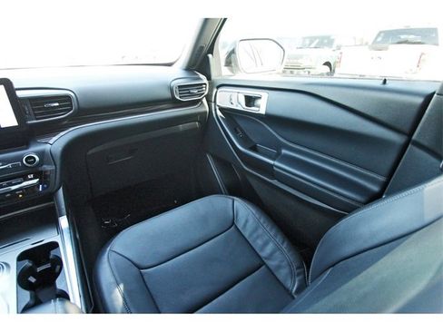 Used 2020 Ford Explorer Limited image 7