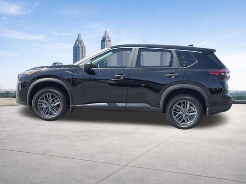 Used 2024 Nissan Rogue S AWD/4WD image 2
