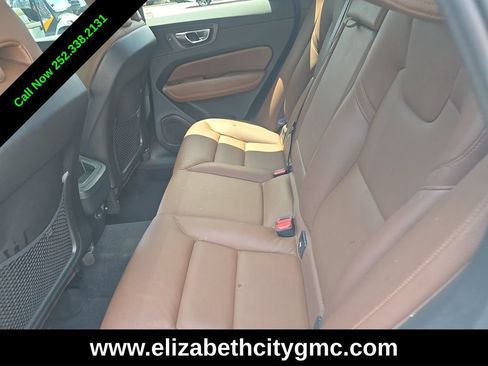 Used 2023 Volvo XC60 B5 Plus AWD/4WD image 5