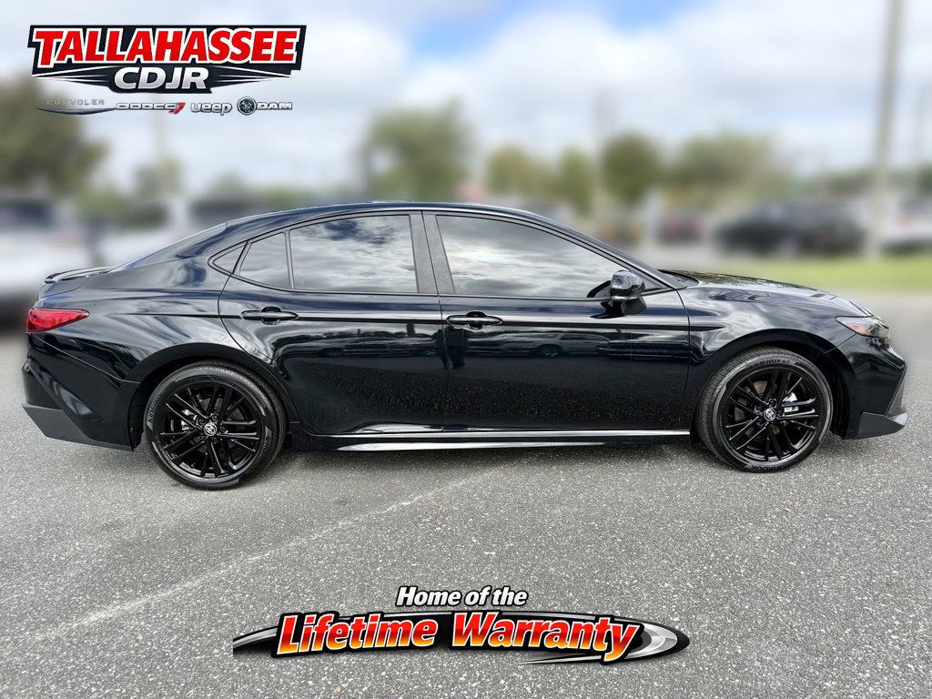 Used 2025 Toyota Camry SE w/ Convenience Package FWD image 2