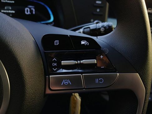New 2026 Hyundai Elantra SE FWD image 17