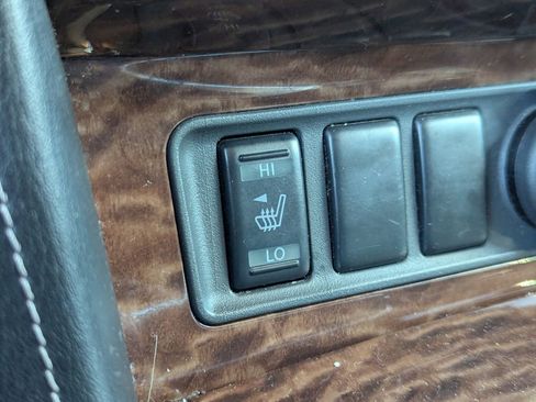 Used 2017 Nissan Armada SV image 18