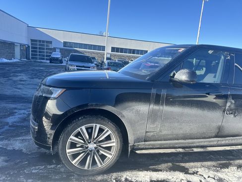 Used 2023 Land Rover Range Rover SE image 4