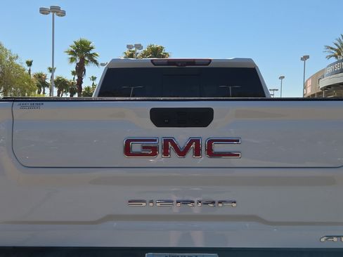 Used 2020 GMC Sierra 2500 AT4 w/ AT4 Premium Package AWD/4WD image 13