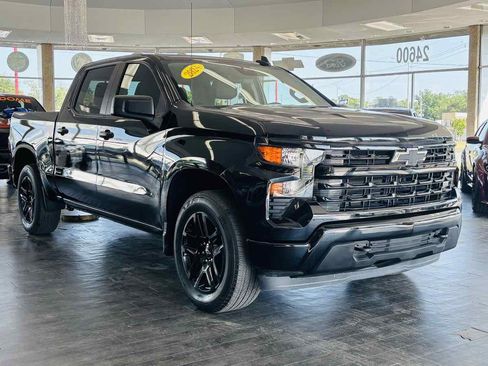 Used 2024 Chevrolet Silverado 1500 Custom w/ LPO, Dark Essentials Package AWD/4WD image 4