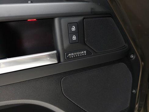 New 2026 Land Rover Defender 110 X-Dynamic SE AWD/4WD image 15