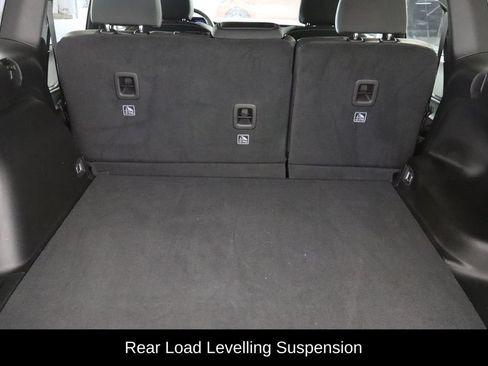 Used 2025 Jeep Grand Cherokee Laredo w/ Luxury Tech Group I AWD/4WD image 10