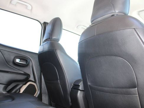 Used 2017 Jeep Renegade Limited FWD image 16