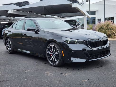 Certified 2025 BMW 530i xDrive w/ M Sport Package image 4