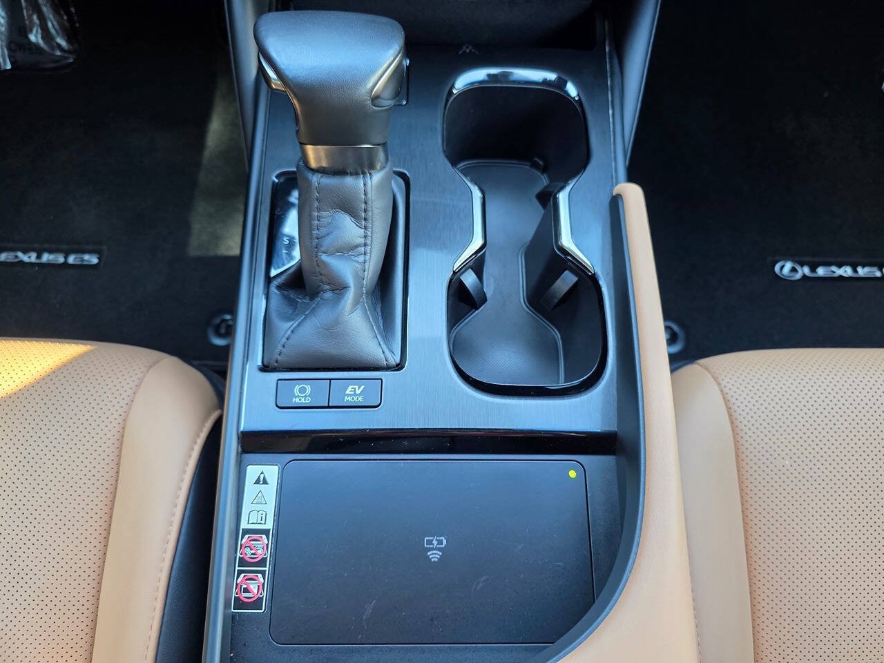 Used 2024 Lexus ES 300h w/ Premium Package FWD image 27