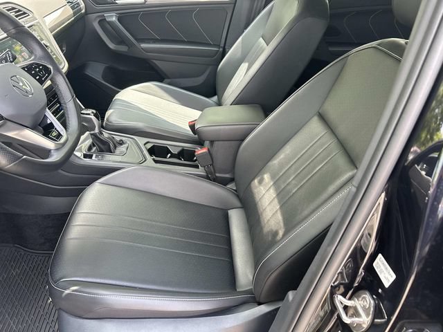 Used 2024 Volkswagen Tiguan SE R-Line FWD image 16