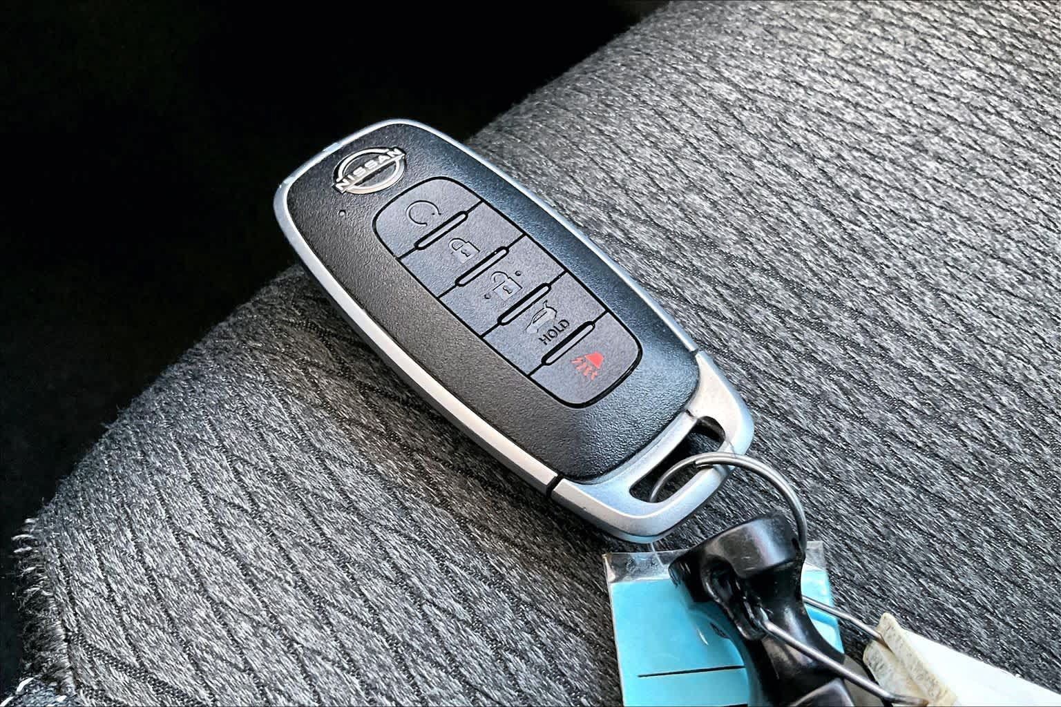 Used 2025 Nissan Rogue SV AWD/4WD image 15