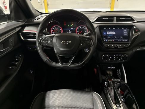 Used 2021 Chevrolet TrailBlazer RS w/ Sun and Liftgate Package AWD/4WD image 11